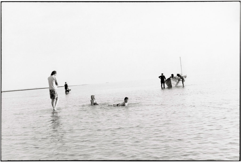 Badende und Fischer in der Normandie | © Hildegard Ochse, 1991